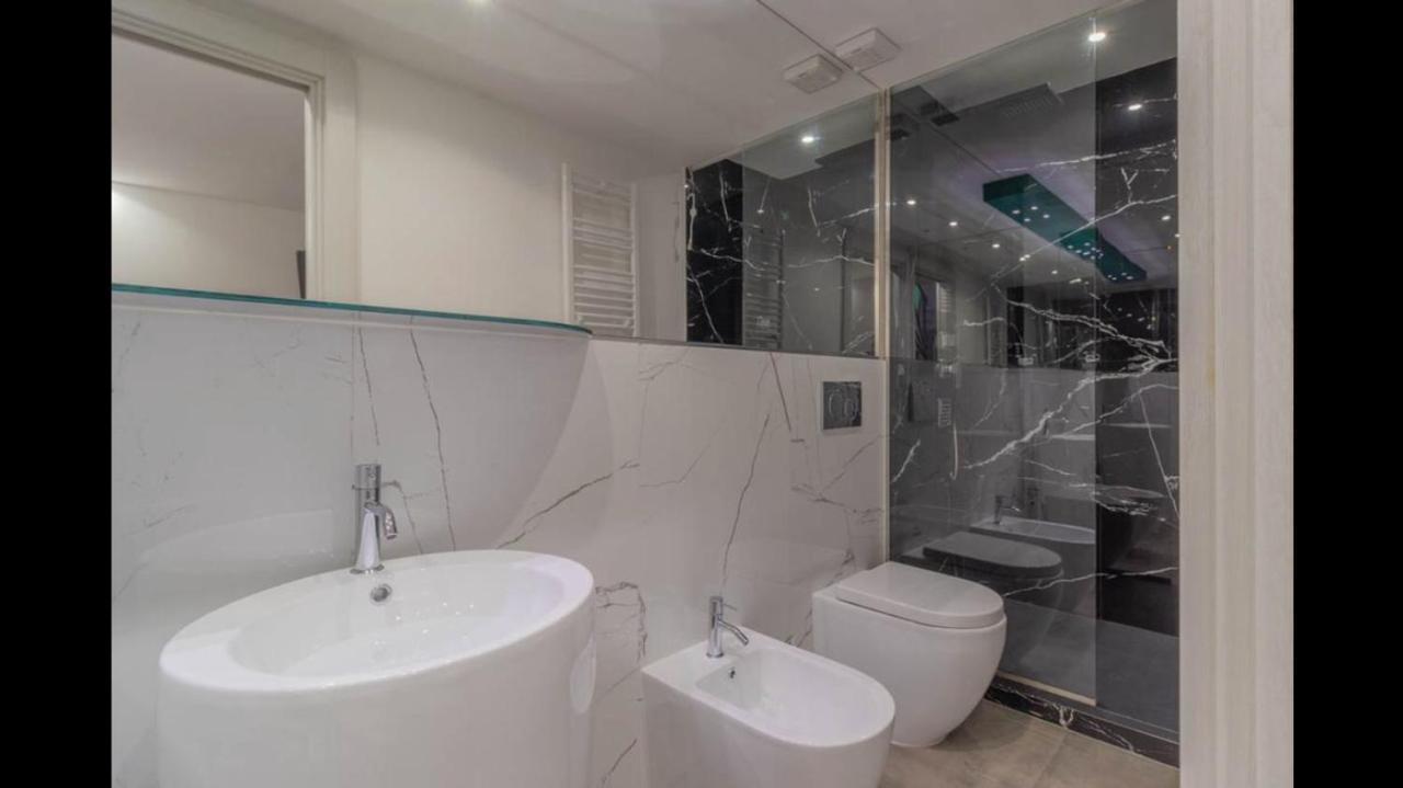 Governo Vecchio Guesthouse Navona โรม ภายนอก รูปภาพ