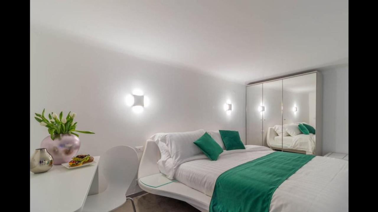 Governo Vecchio Guesthouse Navona โรม ภายนอก รูปภาพ